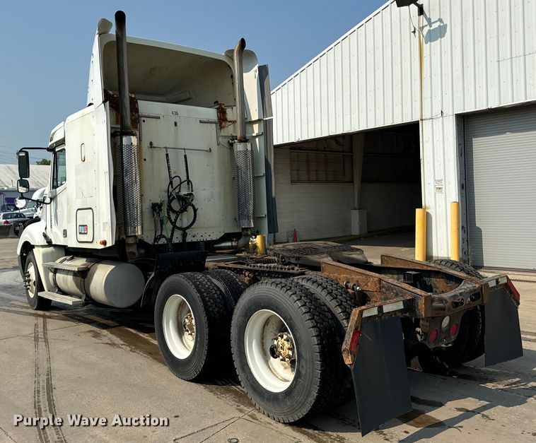 image for item OG9598 2004 Freightliner  CL120 semi truck