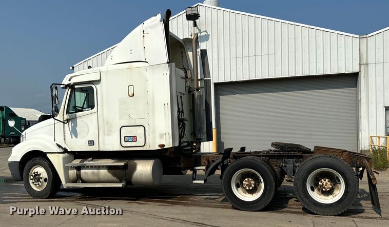 image for item OG9598 2004 Freightliner  CL120 semi truck