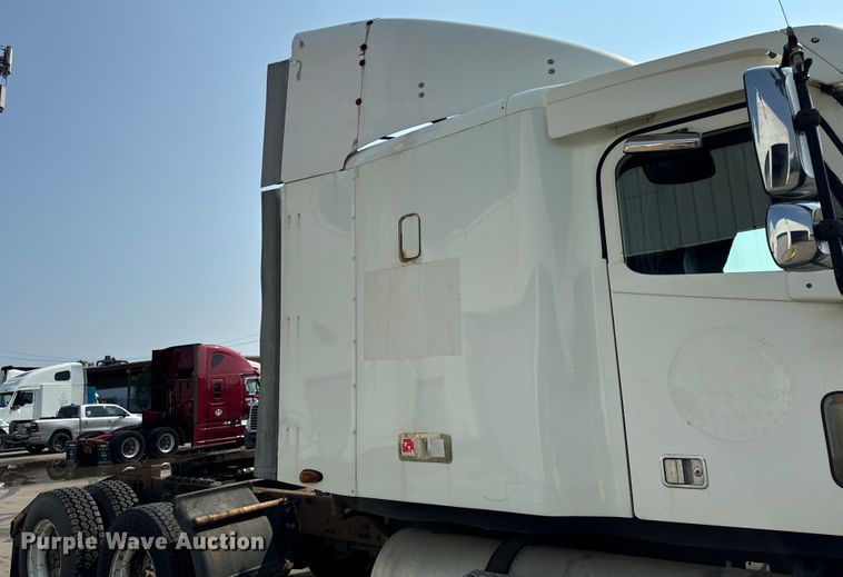 image for item OG9598 2004 Freightliner  CL120 semi truck