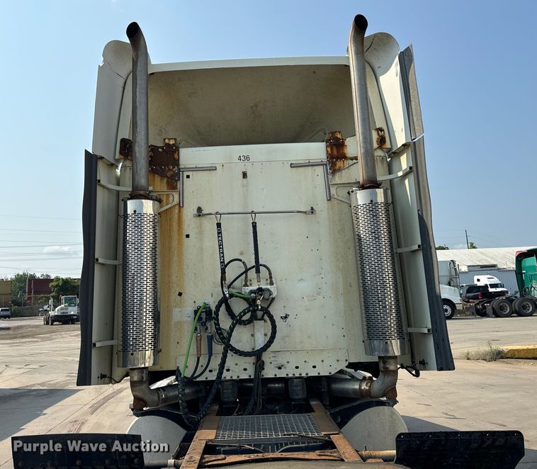 image for item OG9598 2004 Freightliner  CL120 semi truck