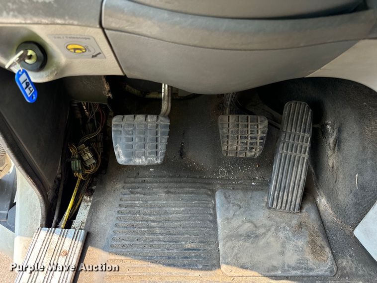 image for item OG9598 2004 Freightliner  CL120 semi truck