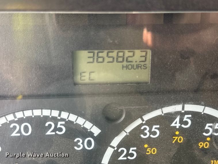 image for item OG9598 2004 Freightliner  CL120 semi truck