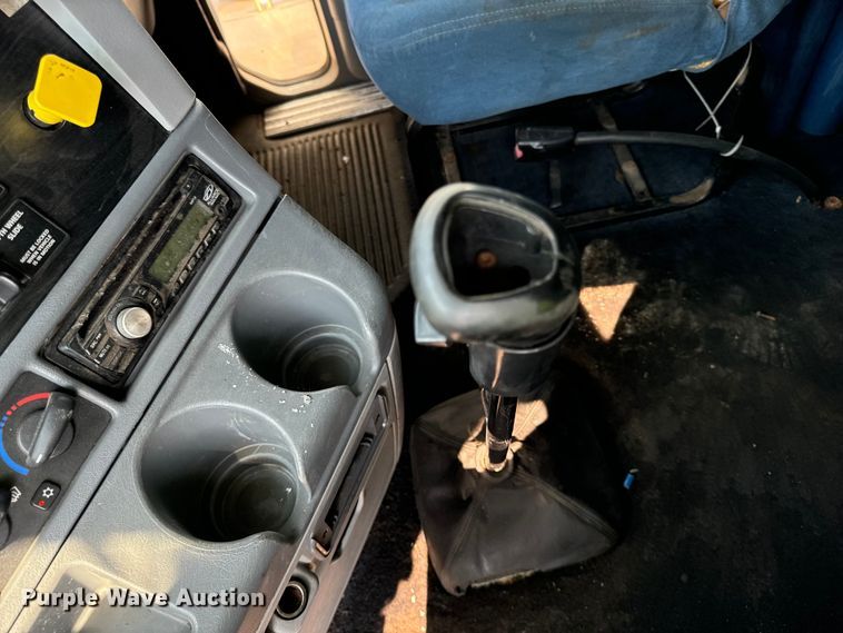 image for item OG9598 2004 Freightliner  CL120 semi truck