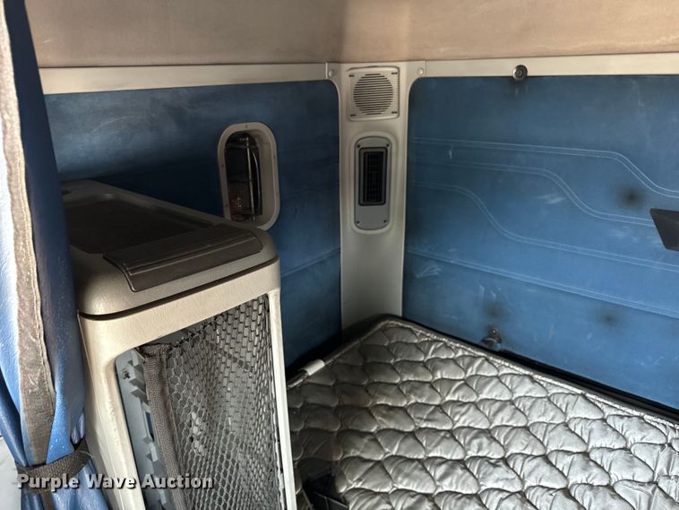 image for item OG9598 2004 Freightliner  CL120 semi truck