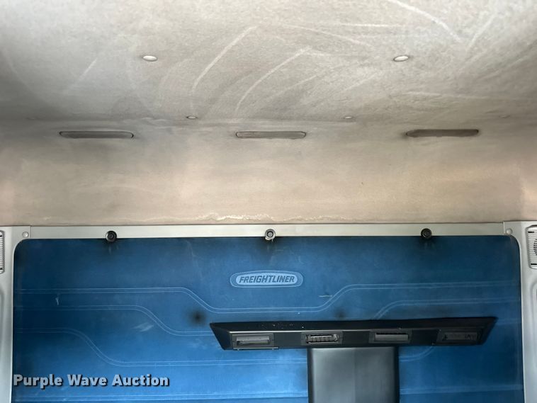 image for item OG9598 2004 Freightliner  CL120 semi truck