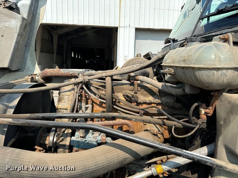 image for item OG9598 2004 Freightliner  CL120 semi truck