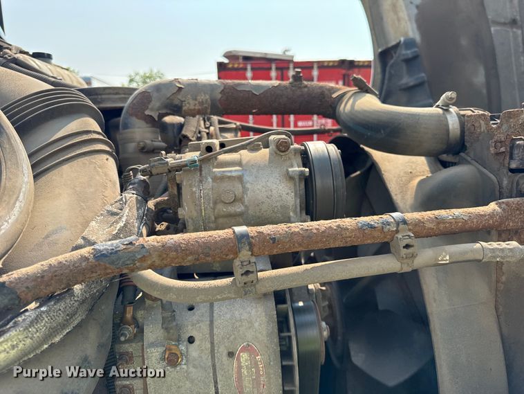 image for item OG9598 2004 Freightliner  CL120 semi truck