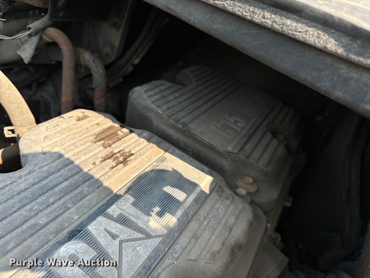 image for item OG9598 2004 Freightliner  CL120 semi truck