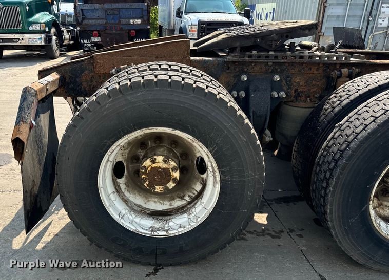 image for item OG9598 2004 Freightliner  CL120 semi truck