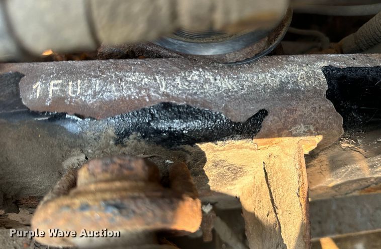 image for item OG9598 2004 Freightliner  CL120 semi truck