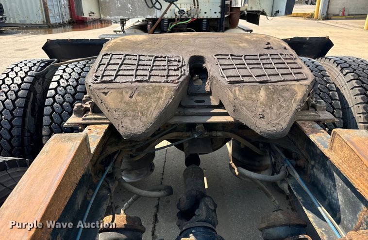 image for item OG9599 2007 Freightliner  Columbia  semi truck