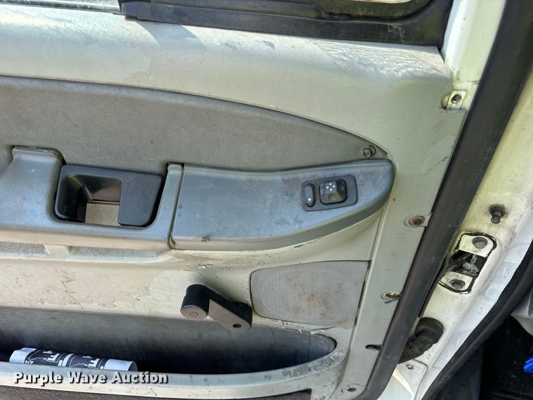 image for item OG9599 2007 Freightliner  Columbia  semi truck