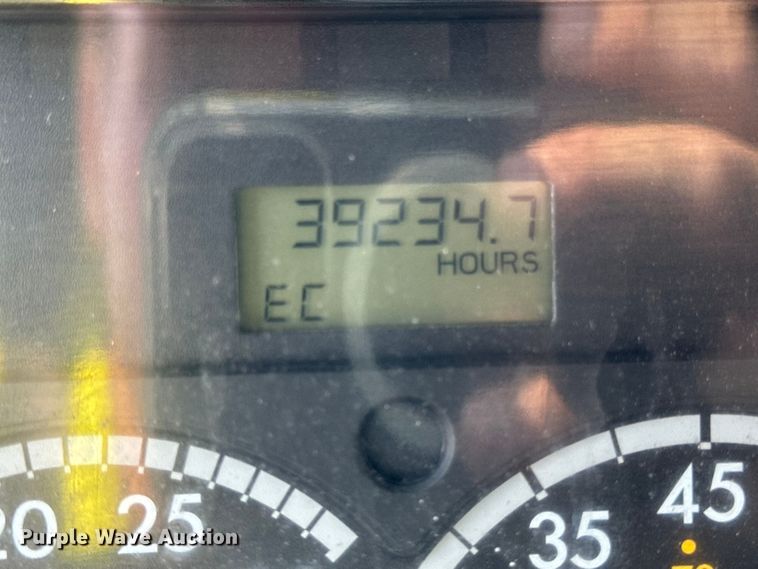 image for item OG9599 2007 Freightliner  Columbia  semi truck