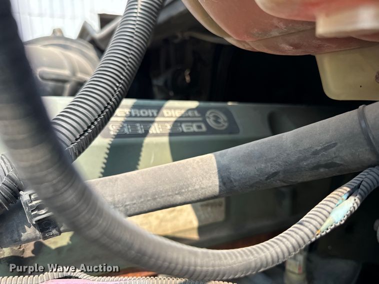 image for item OG9599 2007 Freightliner  Columbia  semi truck