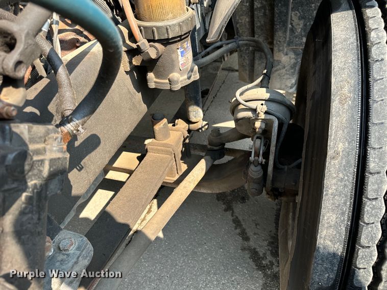 image for item OG9599 2007 Freightliner  Columbia  semi truck