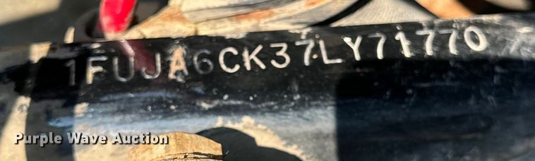 image for item OG9599 2007 Freightliner  Columbia  semi truck