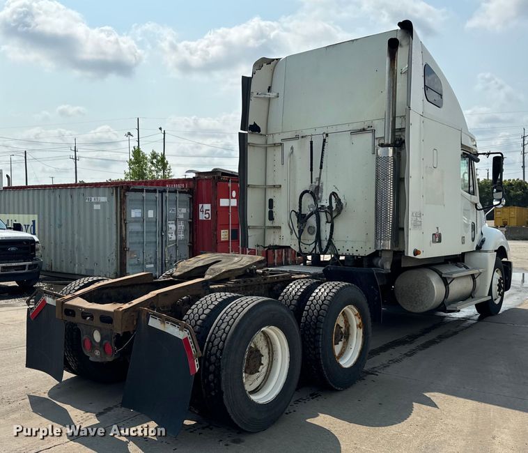 image for item OG9600 2005 Freightliner  Columbia semi truck