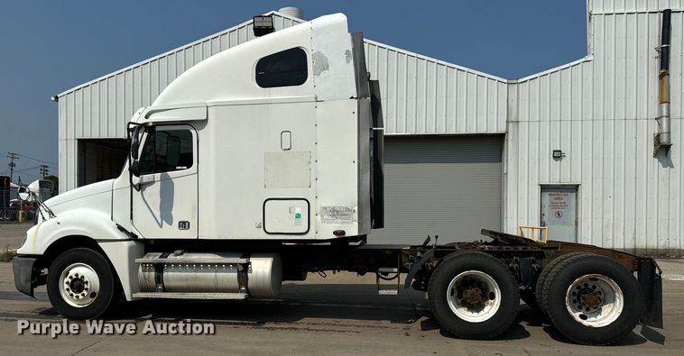 image for item OG9600 2005 Freightliner  Columbia semi truck