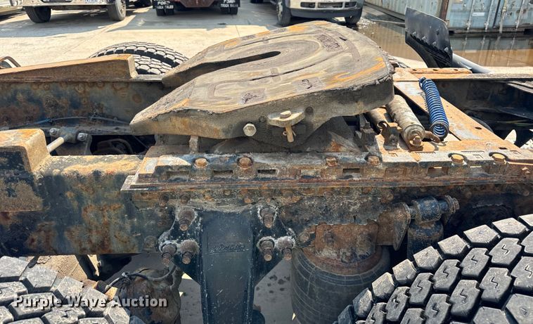 image for item OG9600 2005 Freightliner  Columbia semi truck