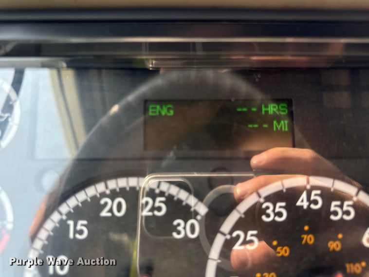 image for item OG9600 2005 Freightliner  Columbia semi truck