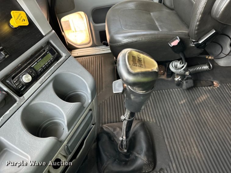 image for item OG9600 2005 Freightliner  Columbia semi truck