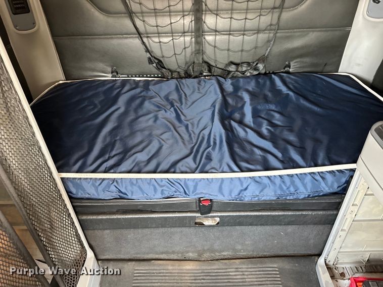 image for item OG9600 2005 Freightliner  Columbia semi truck