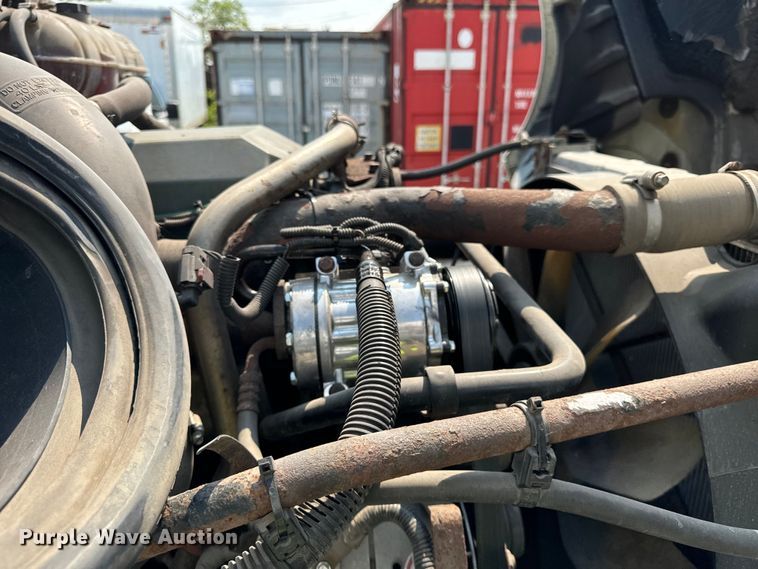 image for item OG9600 2005 Freightliner  Columbia semi truck