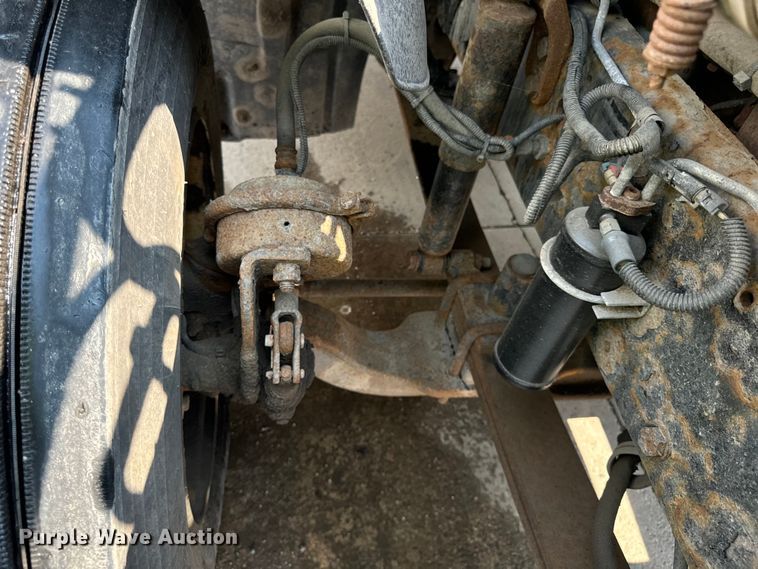 image for item OG9600 2005 Freightliner  Columbia semi truck