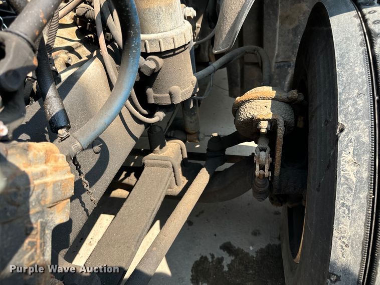 image for item OG9600 2005 Freightliner  Columbia semi truck