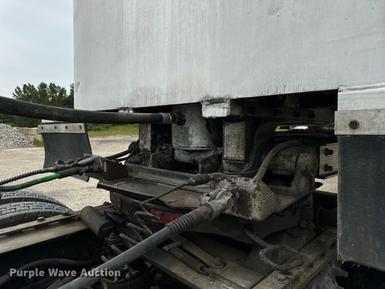 image for item OG9624 1986 CMC end dump trailer