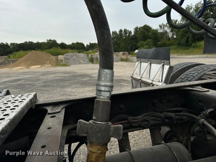 image for item OG9624 1986 CMC end dump trailer