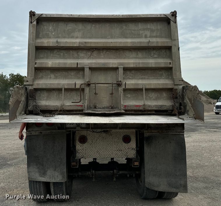 image for item OG9625 1974 Fruehauf ND DA5 24 end dump trailer