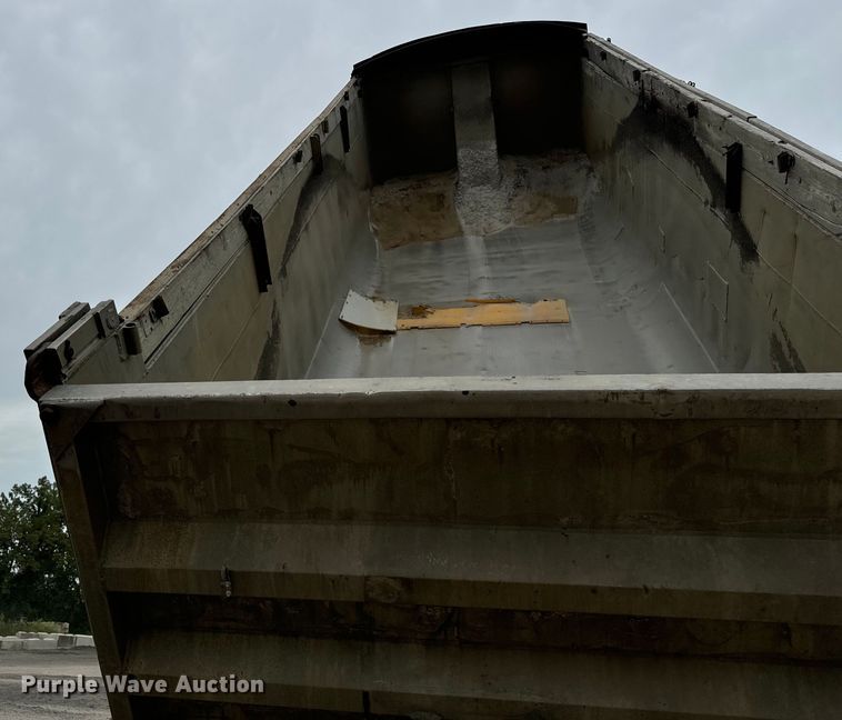 image for item OG9625 1974 Fruehauf ND DA5 24 end dump trailer