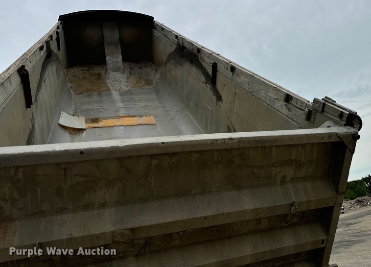 image for item OG9625 1974 Fruehauf ND DA5 24 end dump trailer