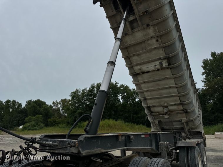 image for item OG9625 1974 Fruehauf ND DA5 24 end dump trailer