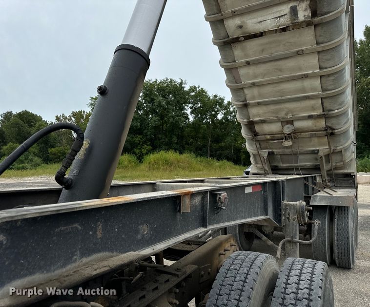 image for item OG9625 1974 Fruehauf ND DA5 24 end dump trailer