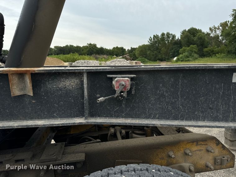 image for item OG9625 1974 Fruehauf ND DA5 24 end dump trailer