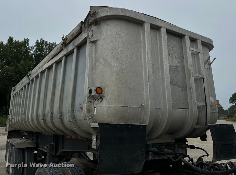 image for item OG9625 1974 Fruehauf ND DA5 24 end dump trailer