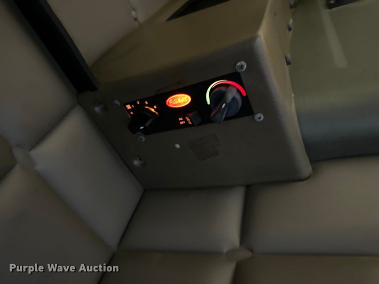 image for item OI9077 2000 Peterbilt 379 EXHD semi truck