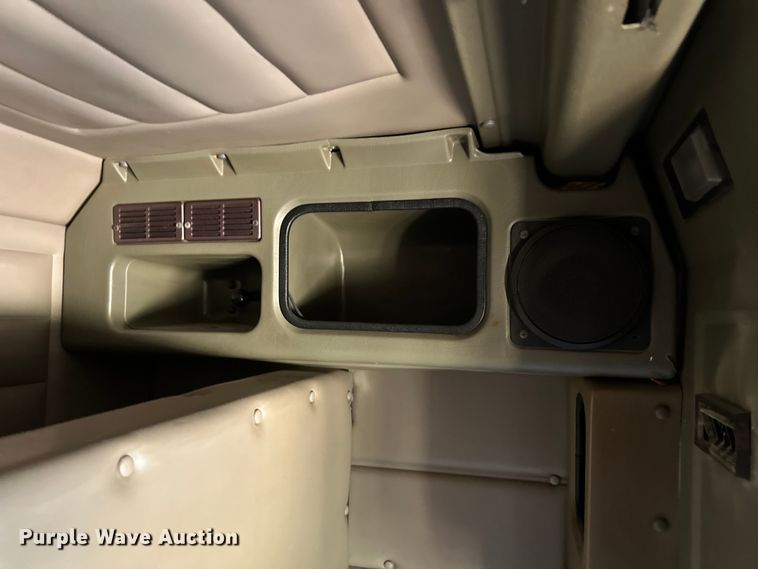 image for item OI9077 2000 Peterbilt 379 EXHD semi truck