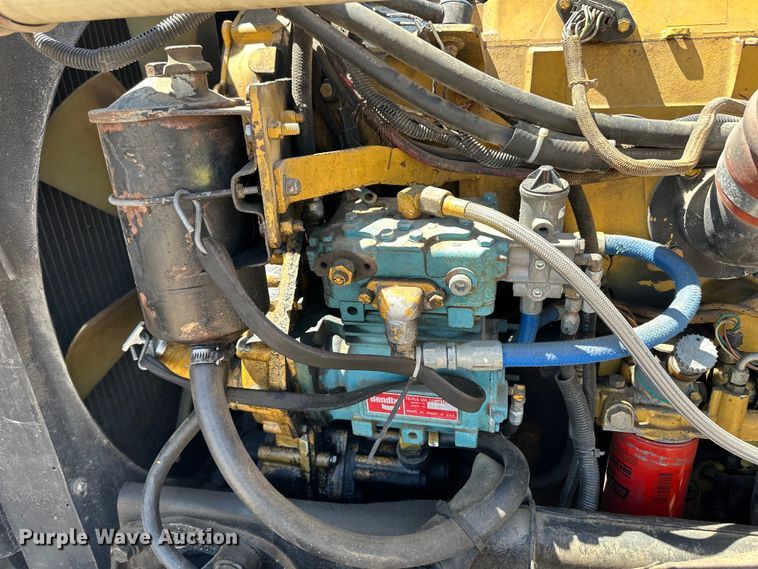 image for item OI9077 2000 Peterbilt 379 EXHD semi truck