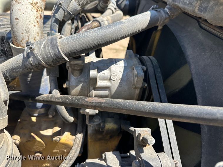 image for item OI9077 2000 Peterbilt 379 EXHD semi truck