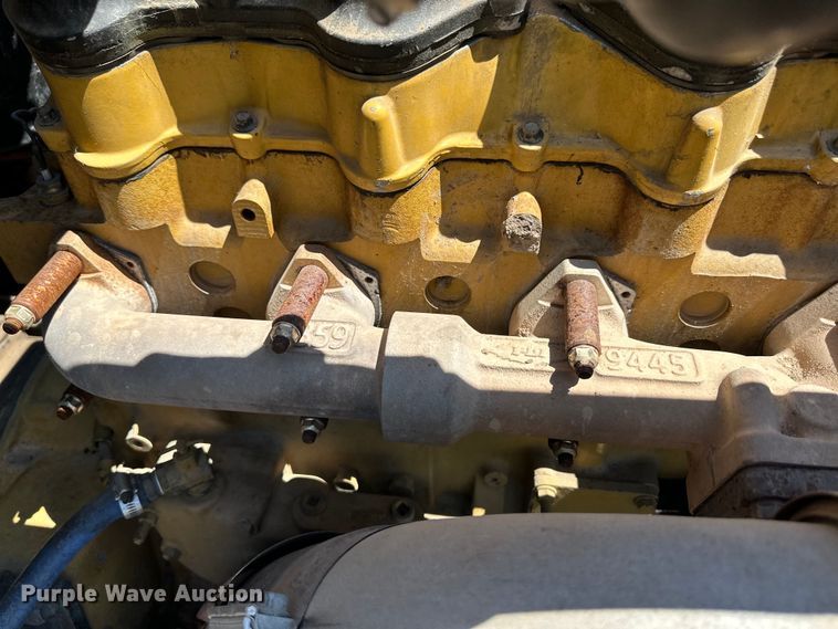 image for item OI9077 2000 Peterbilt 379 EXHD semi truck