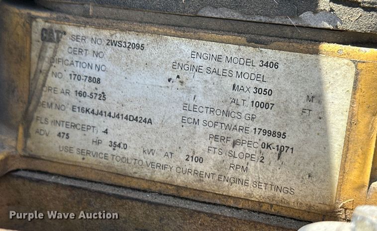 image for item OI9077 2000 Peterbilt 379 EXHD semi truck