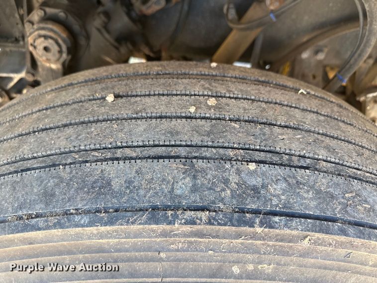 image for item OI9077 2000 Peterbilt 379 EXHD semi truck