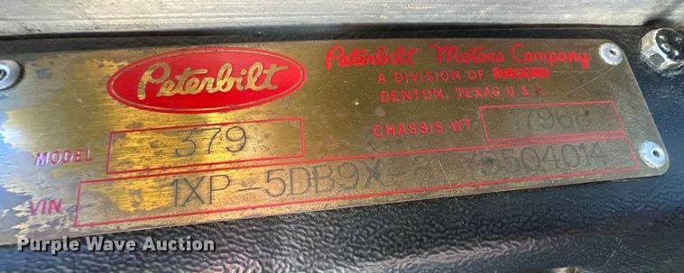 image for item OI9077 2000 Peterbilt 379 EXHD semi truck