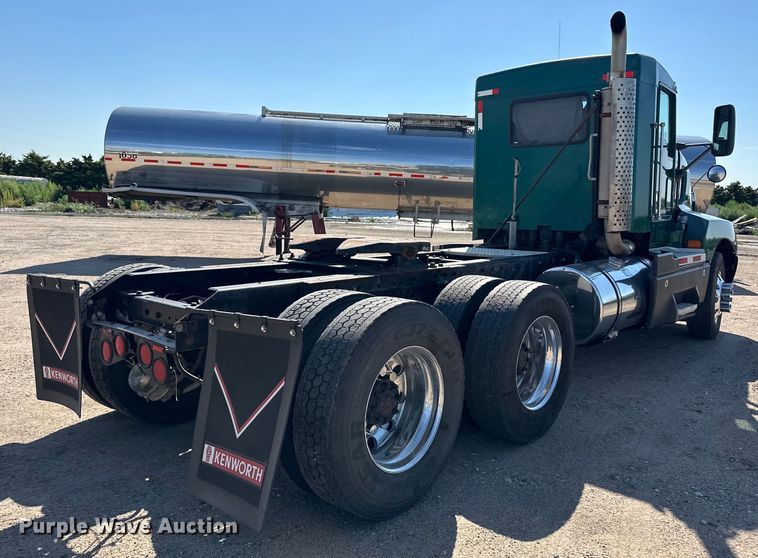 image for item OM9564 2005 Kenworth T600 semi truck