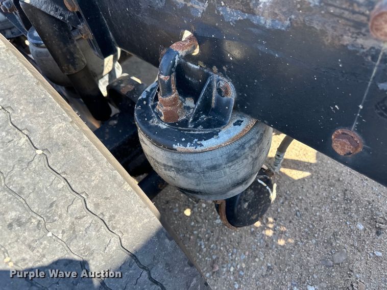 image for item OM9564 2005 Kenworth T600 semi truck