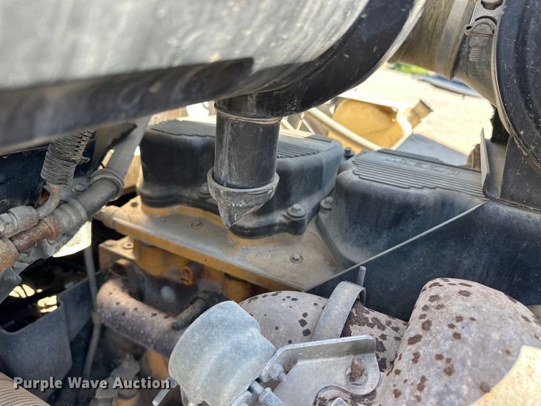 image for item OM9564 2005 Kenworth T600 semi truck