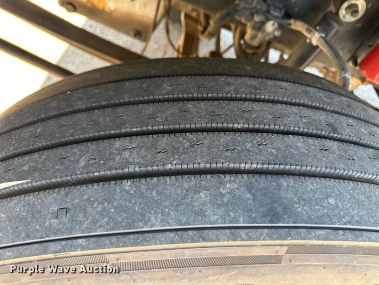 image for item OM9564 2005 Kenworth T600 semi truck